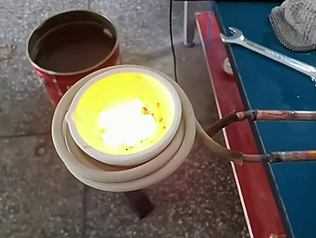 220V 小型贵金属熔炼炉：多场景适用的熔炼小能手