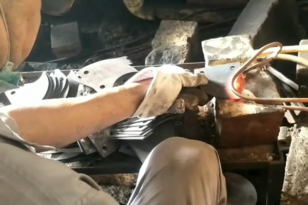 中高频91免费看黄下载加热设备对刀具淬火生产过程